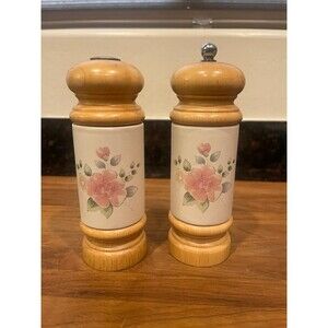 Vintage rare wood Pfaltzgraff tea rose salt and pepper shakers